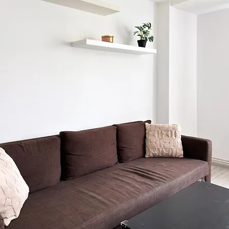 Apartament Lovely Near The Center Praga